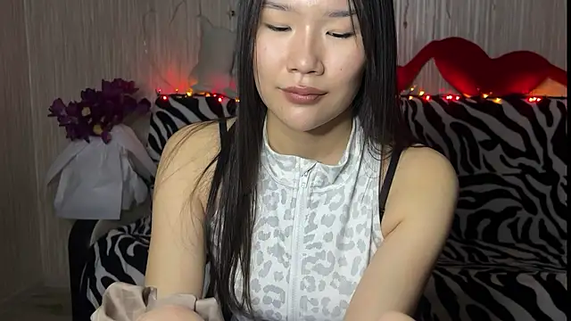 Asian Vi online show from March 14, 2025, 7:12 pm