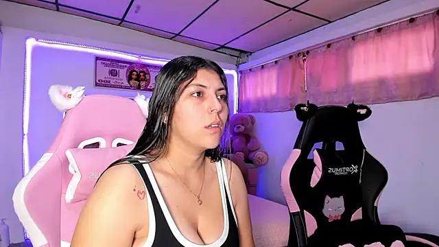 Cristal Smith20 online show from April 2, 2026, 1:18 pm