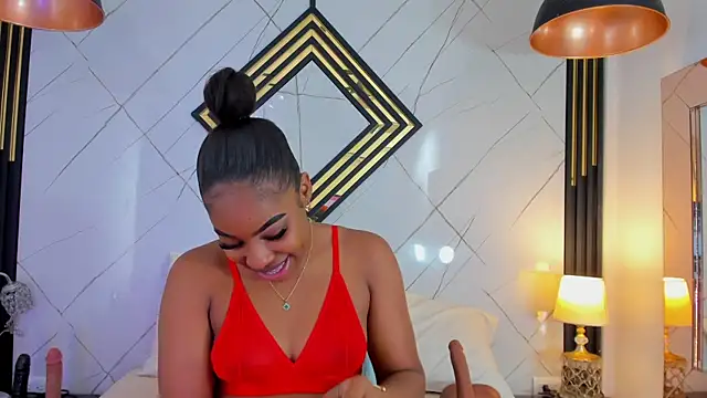 EmilyDiaaz online show from November 18, 2025, 12:30 pm