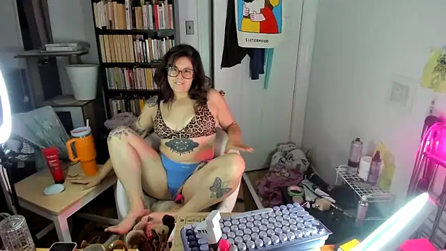 Snapshot of Rosiee69_ chatting on October 9, 2025, 11:33 am Rosiee69 online show from October 9, 2025, 11:33 am