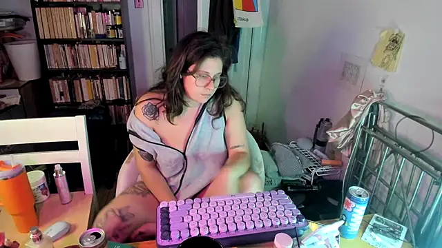 Snapshot of Rosiee69_ chatting on November 4, 2025, 9:29 pm Rosiee69 online show from November 4, 2025, 9:29 pm