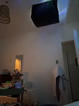 Snapshot of Rosiee69_ chatting on March 7, 2025, 12:01 pm Rosiee69 online show from March 7, 2025, 12:01 pm