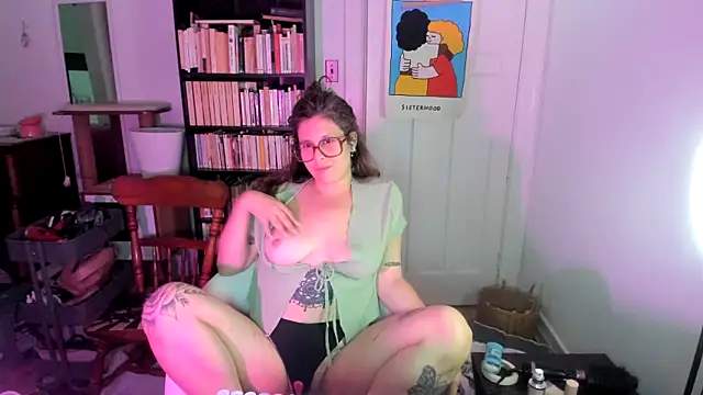 Snapshot of Rosiee69_ chatting on September 9, 2025, 8:18 pm Rosiee69 online show from September 9, 2025, 8:18 pm