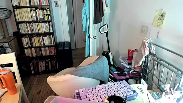 Snapshot of Rosiee69_ chatting on November 30, 2025, 3:35 pm Rosiee69 online show from November 30, 2025, 3:35 pm