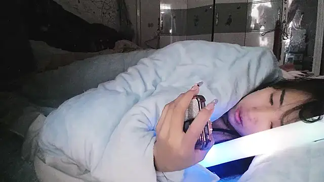 hebe-02 online show from December 4, 2025, 1:48 am