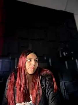 Emily-teen online show from November 26, 2025, 1:33 pm