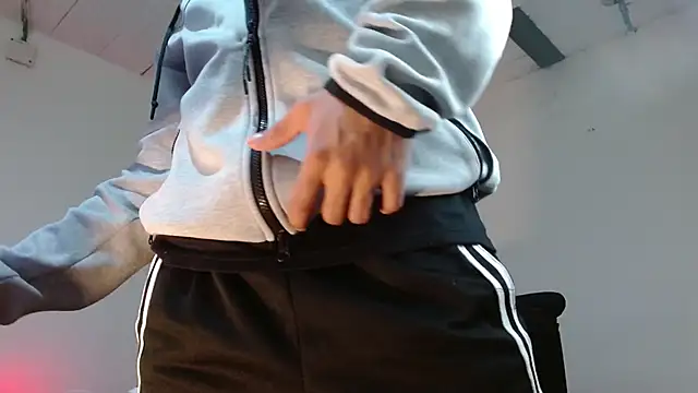 AngelHil online show from April 11, 2026, 2:08 am