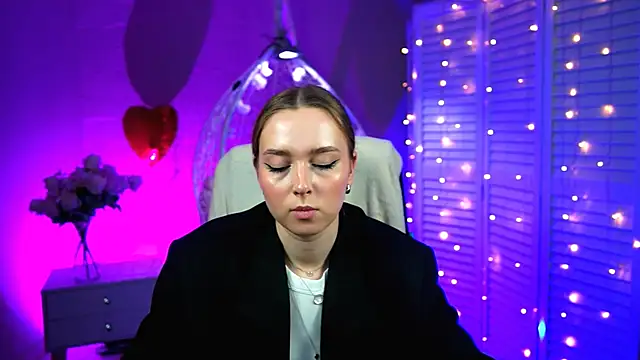 JenniferGraces online show from March 6, 2025, 2:40 pm