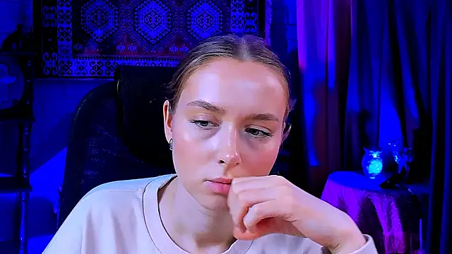 JenniferGraces online show from March 5, 2025, 11:17 am