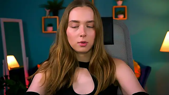 JenniferGraces online show from September 19, 2025, 9:19 pm