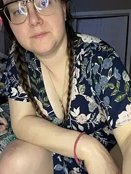 HTXBELLE online show from March 21, 2025, 6:49 am