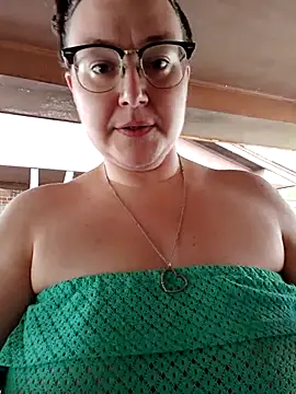 HTXBELLE online show from September 21, 2025, 10:26 pm