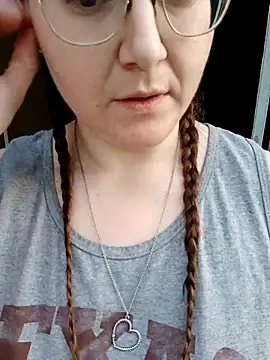 HTXBELLE online show from September 27, 2025, 12:06 am