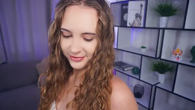 QuennaCoote online show from November 11, 2025, 5:57 am