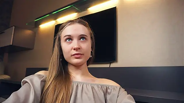 QuennaCoote online show from March 6, 2025, 1:14 pm