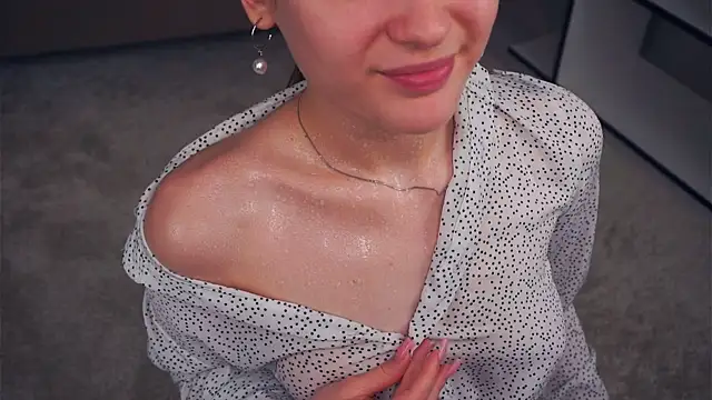 QuennaCoote online show from March 14, 2025, 11:56 am