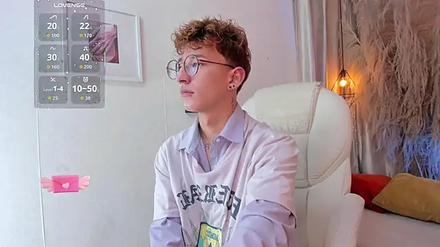 iiangel  online show from September 18, 2025, 2:25 am