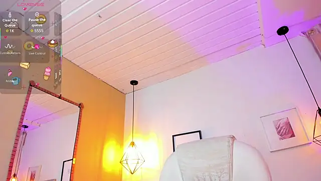 iiangel  online show from September 28, 2025, 3:08 pm