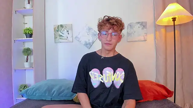 iiangel  online show from December 5, 2025, 3:16 am