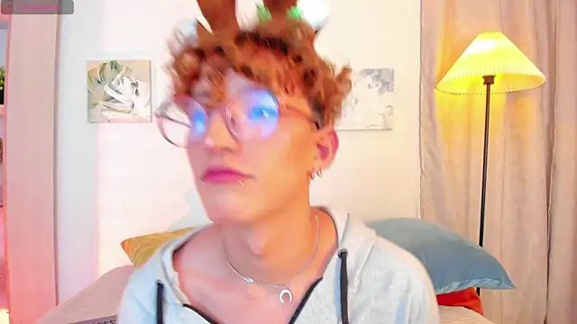 iiangel  online show from December 14, 2025, 5:24 am