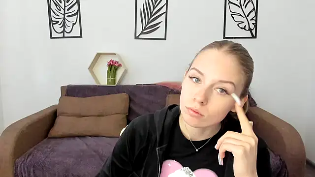 AnnNorriss online show from March 21, 2025, 8:06 am