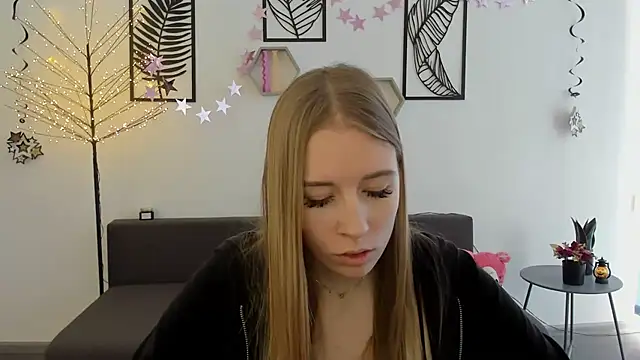 AnnNorriss online show from February 23, 2025, 9:22 am