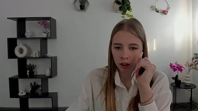 AnnNorriss online show from March 9, 2025, 6:28 am