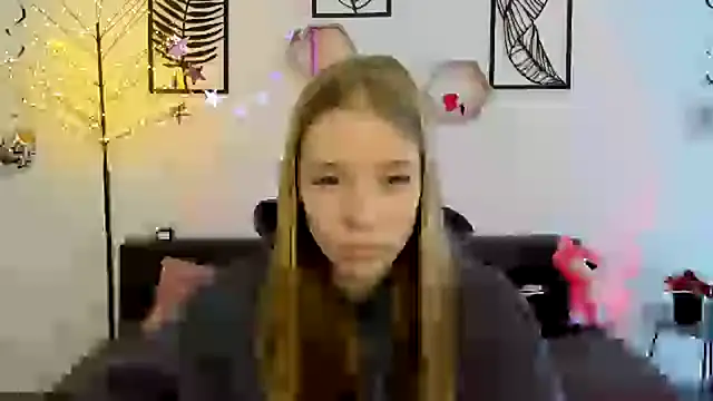 AnnNorriss online show from February 26, 2025, 1:43 pm