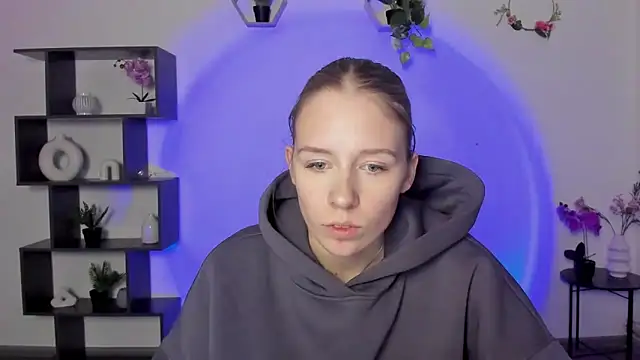 AnnNorriss online show from March 13, 2025, 4:12 pm