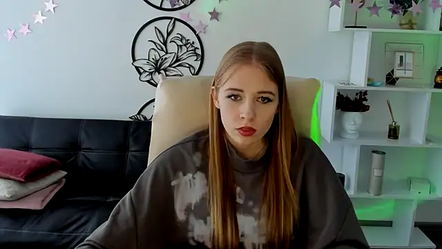 AnnNorriss online show from March 5, 2025, 2:01 pm