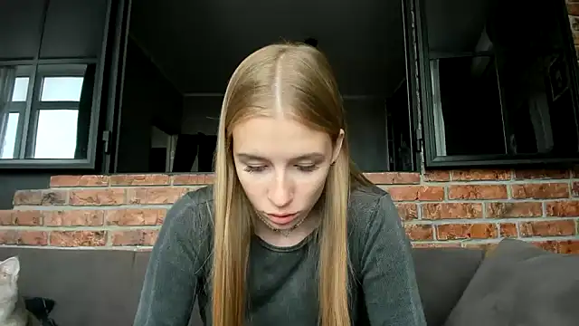 AnnNorriss online show from October 2, 2025, 10:07 am