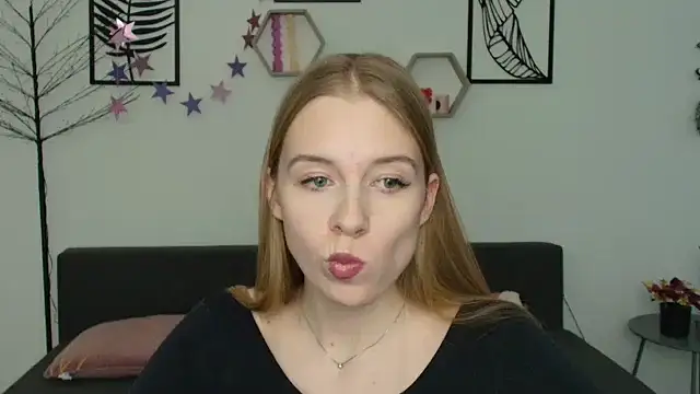 AnnNorriss online show from March 7, 2025, 4:33 pm