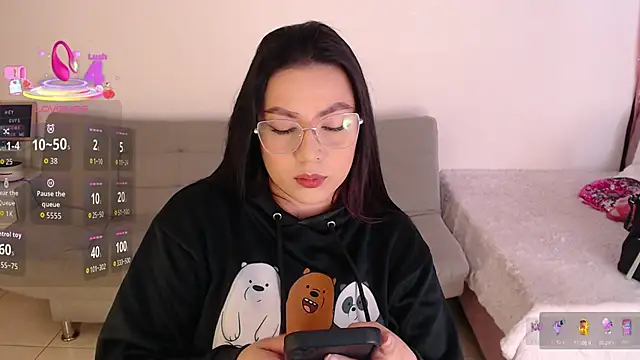 Snapshot of emily-777 chatting on November 6, 2025, 6:56 pm emily-777 online show from November 6, 2025, 6:56 pm