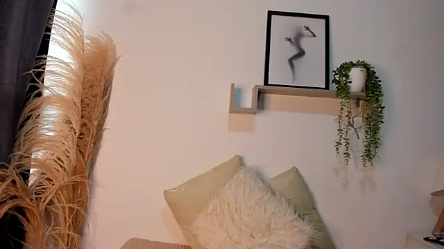 Snapshot of emily-777 chatting on November 16, 2025, 9:30 pm emily-777 online show from November 16, 2025, 9:30 pm