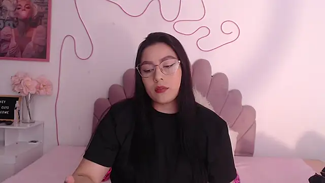 Snapshot of emily-777 chatting on September 8, 2025, 7:57 pm emily-777 online show from September 8, 2025, 7:57 pm