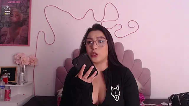 Snapshot of emily-777 chatting on September 10, 2025, 9:47 pm emily-777 online show from September 10, 2025, 9:47 pm