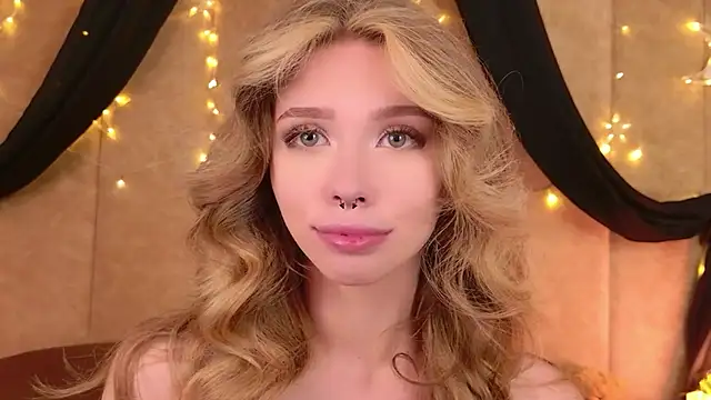 Snapshot of Sierra_Fane chatting on May 31, 2026, 5:57 am Sierra Fane online show from May 31, 2026, 5:57 am