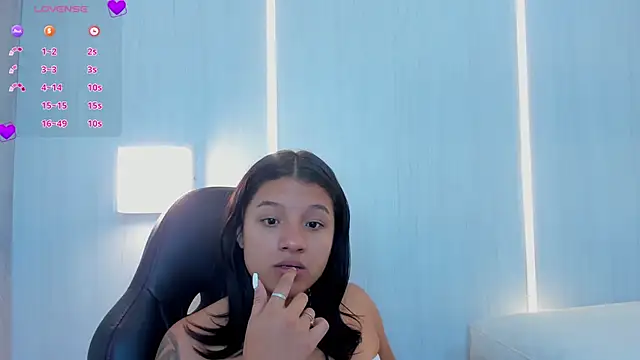 nahomi blade online show from March 10, 2025, 4:28 am