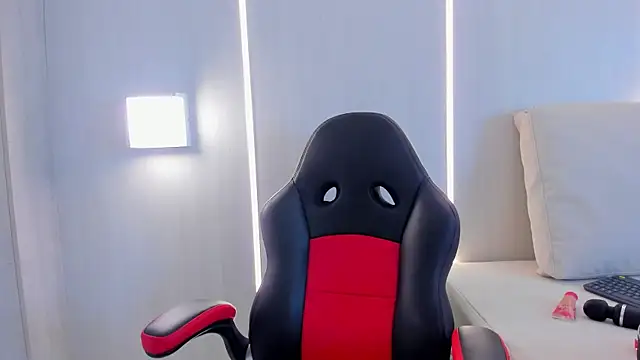 nahomi blade online show from February 22, 2025, 3:36 pm