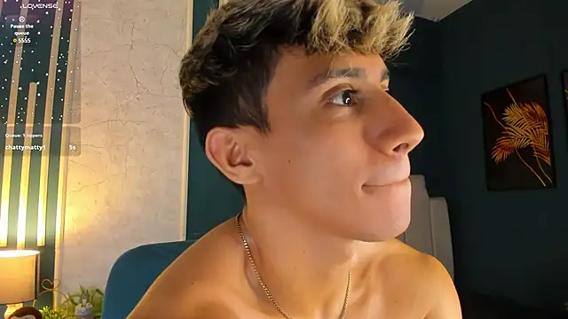 Allex Cano online show from March 11, 2025, 9:34 am