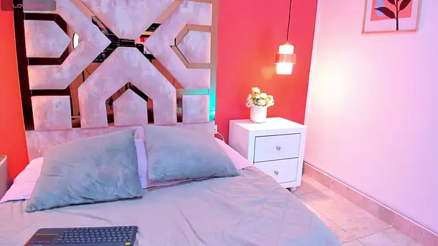 Snapshot of Zamira_Taylor chatting on October 10, 2025, 11:38 pm Zamira Taylor online show from October 10, 2025, 11:38 pm