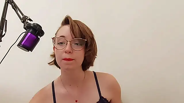 Elise Nyx online show from September 26, 2025, 2:02 pm