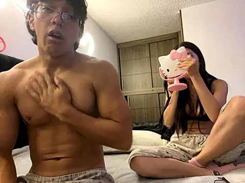 DesireLuxe online show from September 29, 2025, 8:32 am