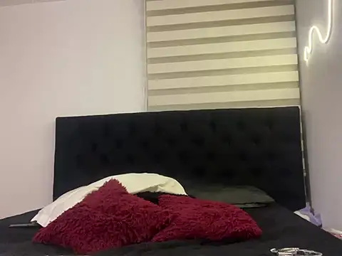 DesireLuxe online show from March 16, 2025, 5:36 am