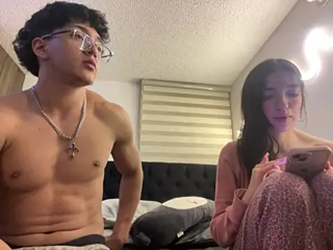 DesireLuxe online show from March 20, 2026, 7:31 am