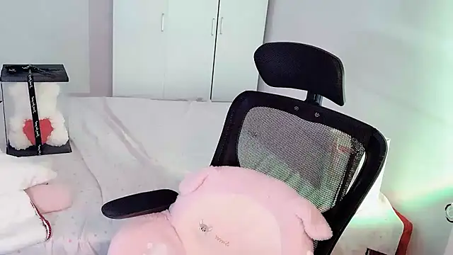 Snapshot of Annnnqi-77 chatting on October 31, 2025, 7:16 am Annnnqi-77 online show from October 31, 2025, 7:16 am