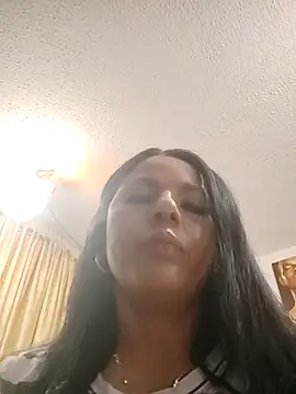 AndreaGonz online show from March 4, 2025, 12:12 pm