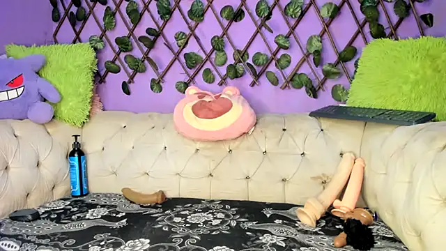 amydelahozgomez online show from September 23, 2025, 7:15 am