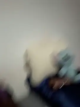 lola  med online show from October 11, 2025, 3:02 pm