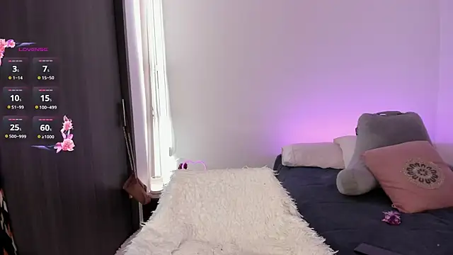  lucianapalmer online show from March 20, 2025, 3:47 pm